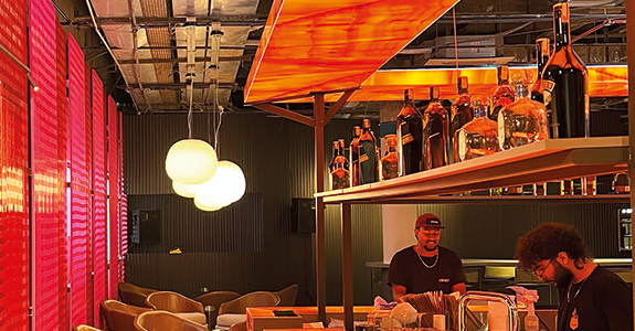 Na CasaCor, o The-Bar inspirou os consumidores em 23 ambientes com home bar by Diageo